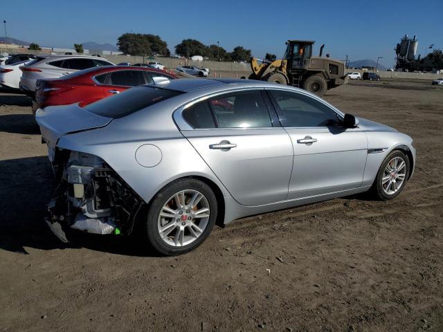2019 Jaguar Xe Premium - Фото 3