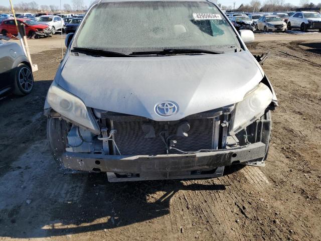 2012 Toyota Sienna Le - Фото 5