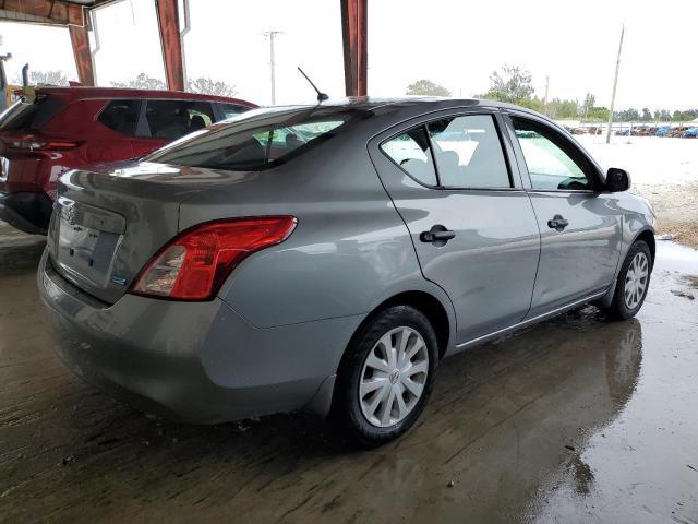 2014 Nissan Versa S - Фото 3