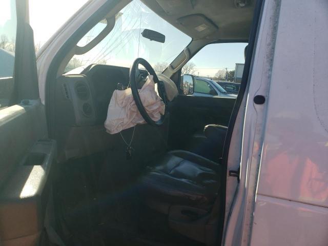 2009 Ford Econoline E250 Van - Фото 7