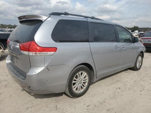 2012 Toyota Sienna Xle - Фото 3