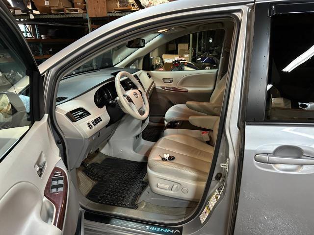 2014 Toyota Sienna Xle - Фото 7