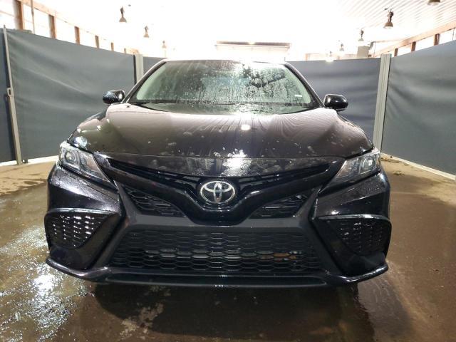 2022 Toyota Camry Se - Фото 5