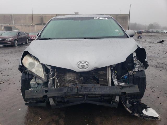 2011 Toyota Sienna Le - Фото 5