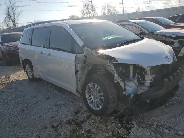 2017 Toyota Sienna Xle - Фото 4