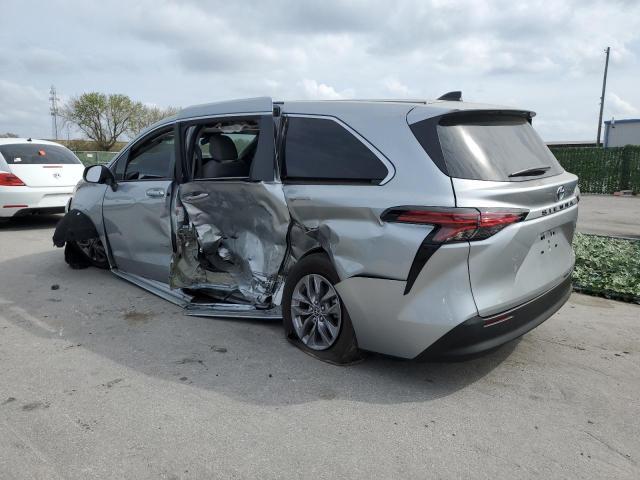 2022 Toyota Sienna Le - Фото 2