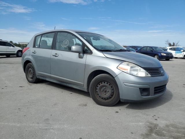 2011 Nissan Versa S - Фото 4