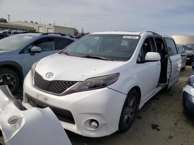 2015 Toyota Sienna Sport