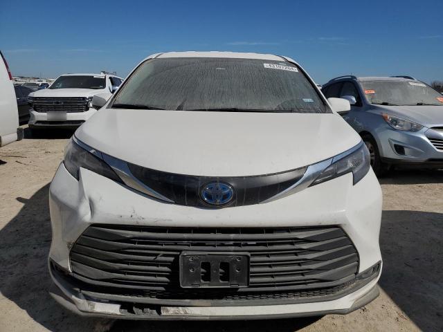 2021 Toyota Sienna Le - Фото 5