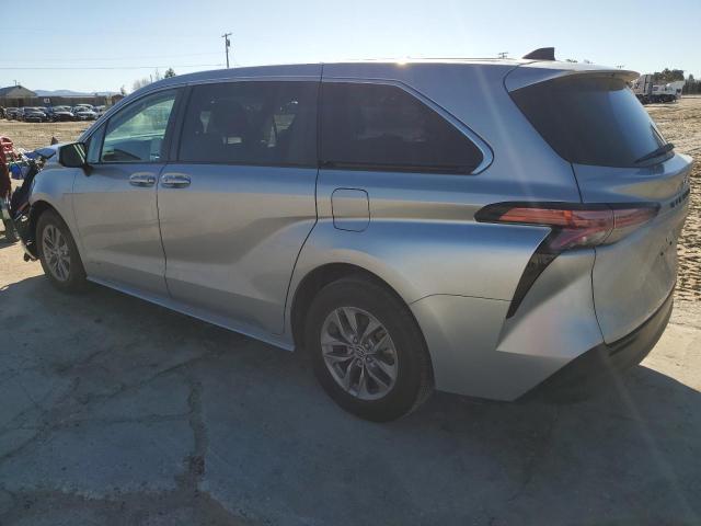 2021 Toyota Sienna Le - Фото 2