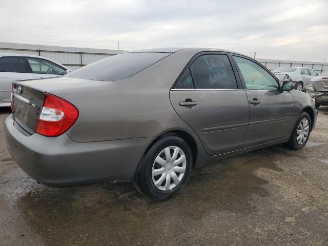 2002 Toyota Camry Le - Фото 3