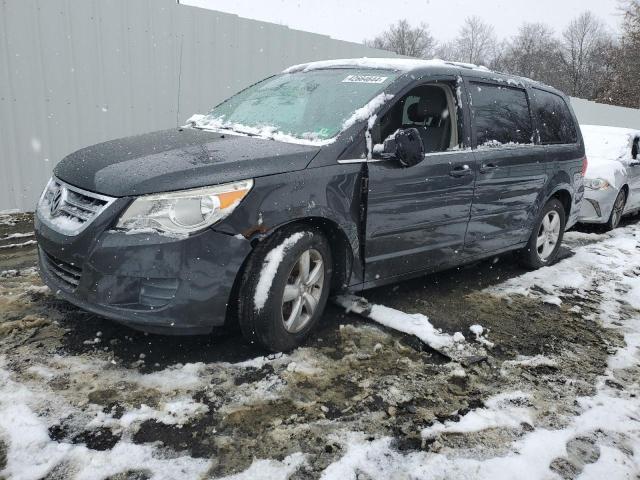 2011 Volkswagen Routan Se