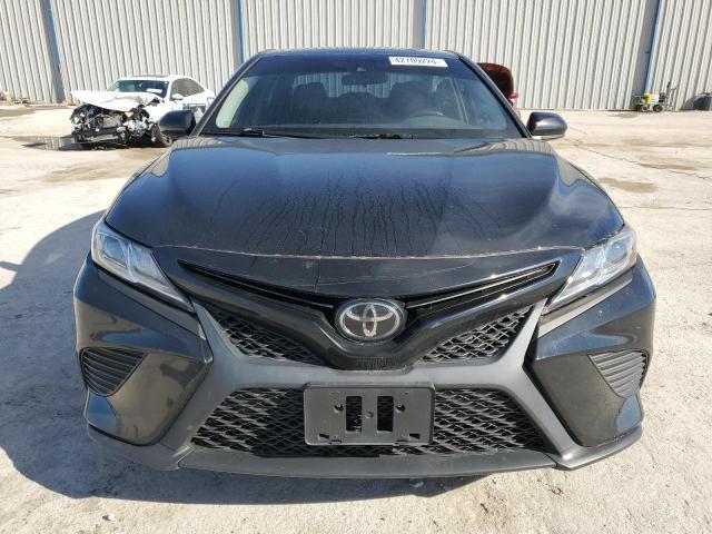 2020 Toyota Camry Se - Фото 5