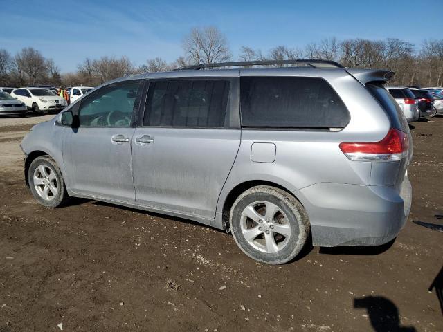 2012 Toyota Sienna Le - Фото 2