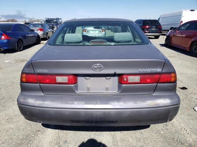 1998 Toyota Camry Ce - Фото 6