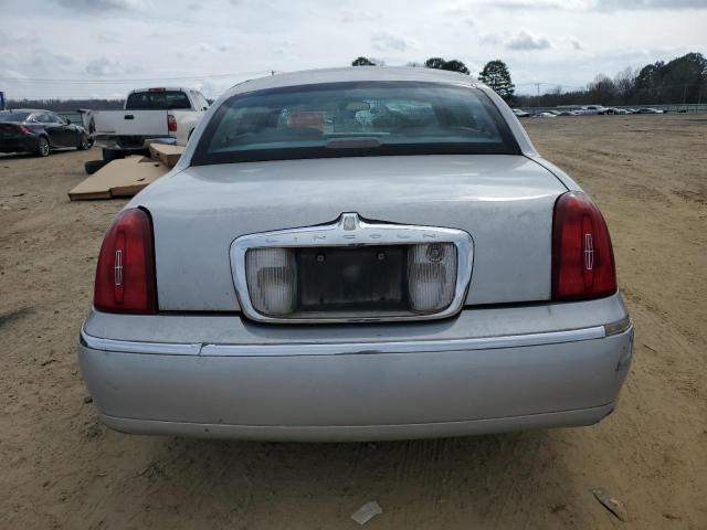 2002 Lincoln Town Car Signature - Фото 6