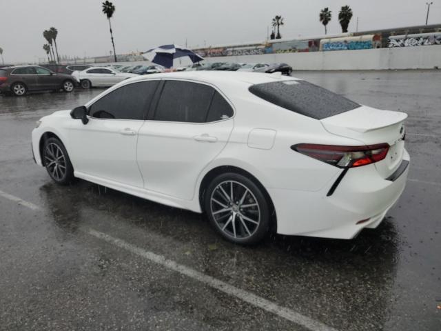 2021 Toyota Camry Se - Фото 2