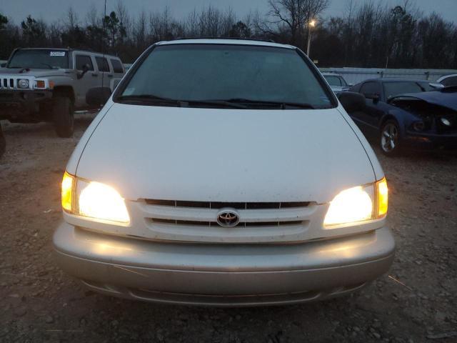 2000 Toyota Sienna Le - Фото 5