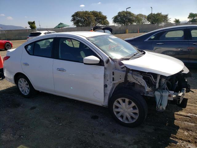 2015 Nissan Versa S - Фото 4