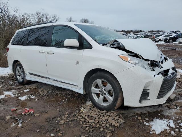 2019 Toyota Sienna Le - Фото 4