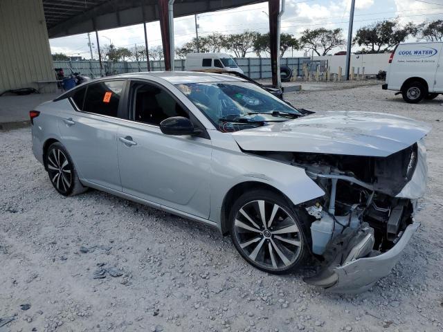 2019 Nissan Altima Sr - Фото 4