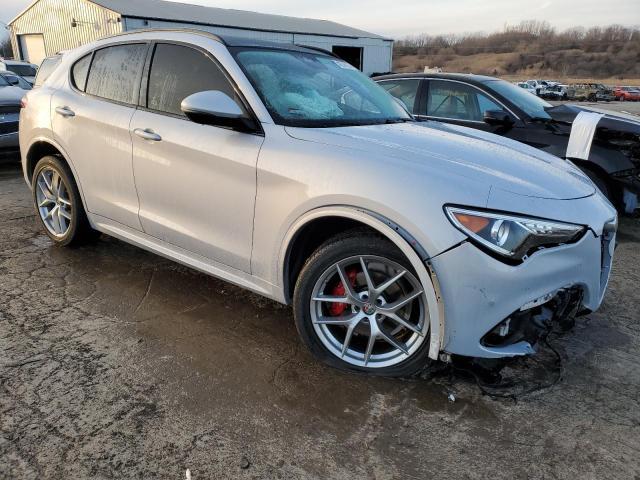 2020 Alfa Romeo Stelvio Ti - Фото 4