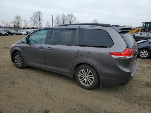 2013 Toyota Sienna Xle - Фото 2
