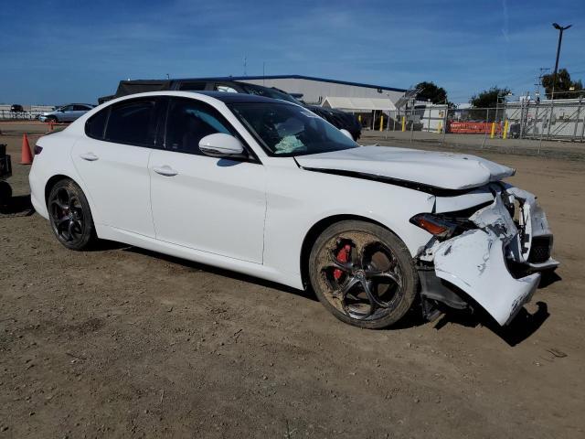 2017 Alfa Romeo Giulia Ti - Фото 4