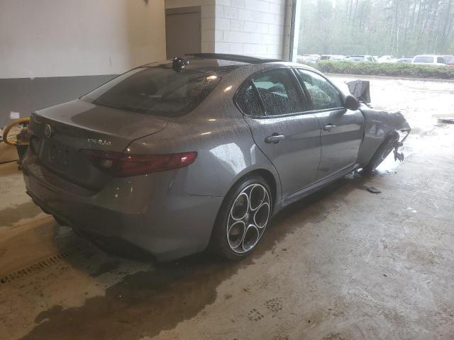 2022 Alfa Romeo Giulia Super - Image 3