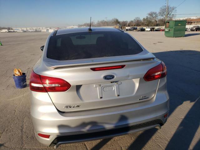 2016 Ford Focus Se - Фото 6