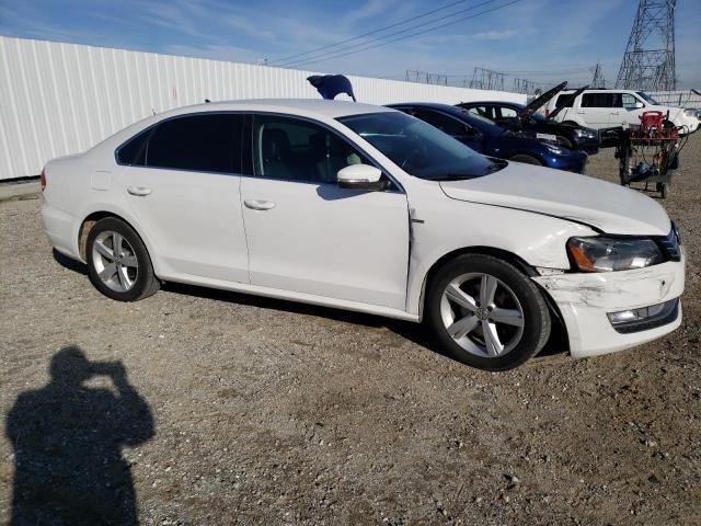 2015 Volkswagen Passat S - Фото 4