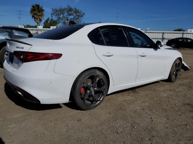 2017 Alfa Romeo Giulia Ti - Фото 3