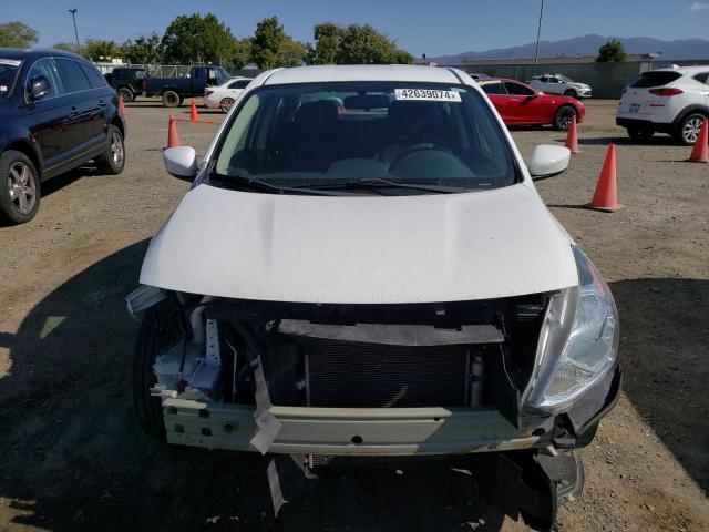 2015 Nissan Versa S - Фото 5