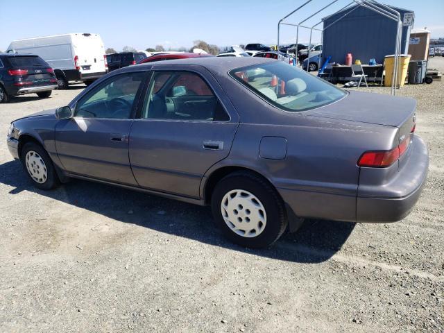 1998 Toyota Camry Ce - Фото 2