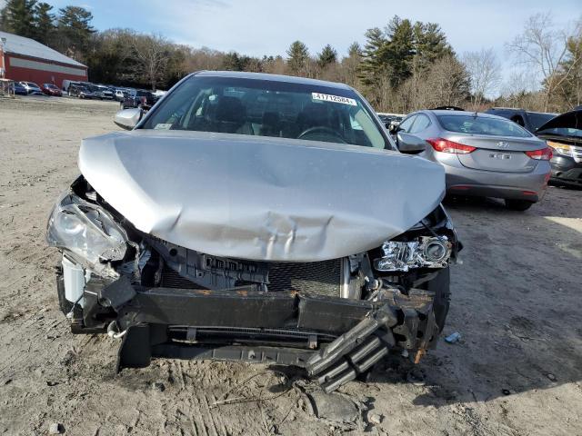 2016 Toyota Camry Le - Фото 5