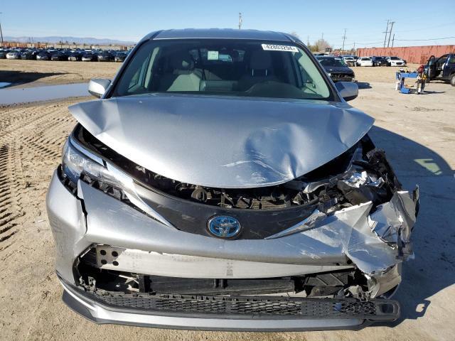 2021 Toyota Sienna Le - Фото 5