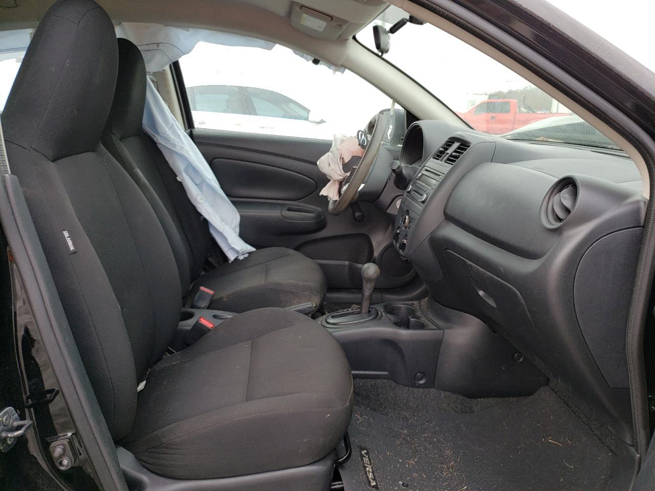2015 Nissan Versa S - Фото 5