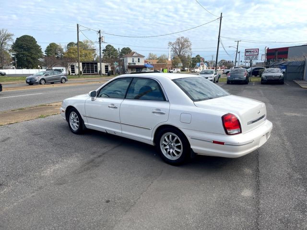 2003 Hyundai Xg 350 - Image 2