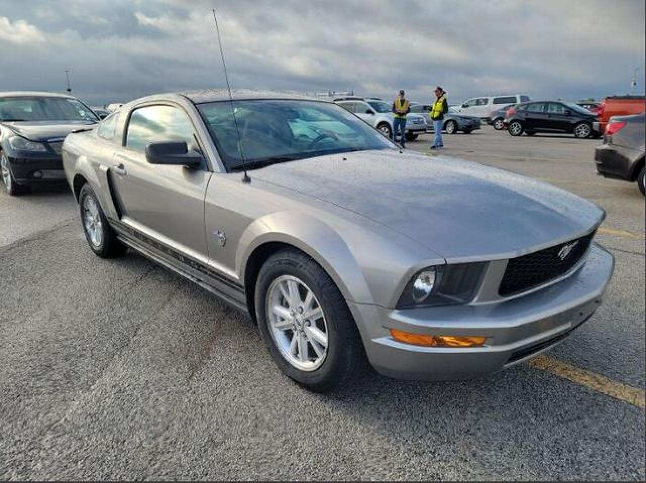 2009 Ford Mustang - Image 4