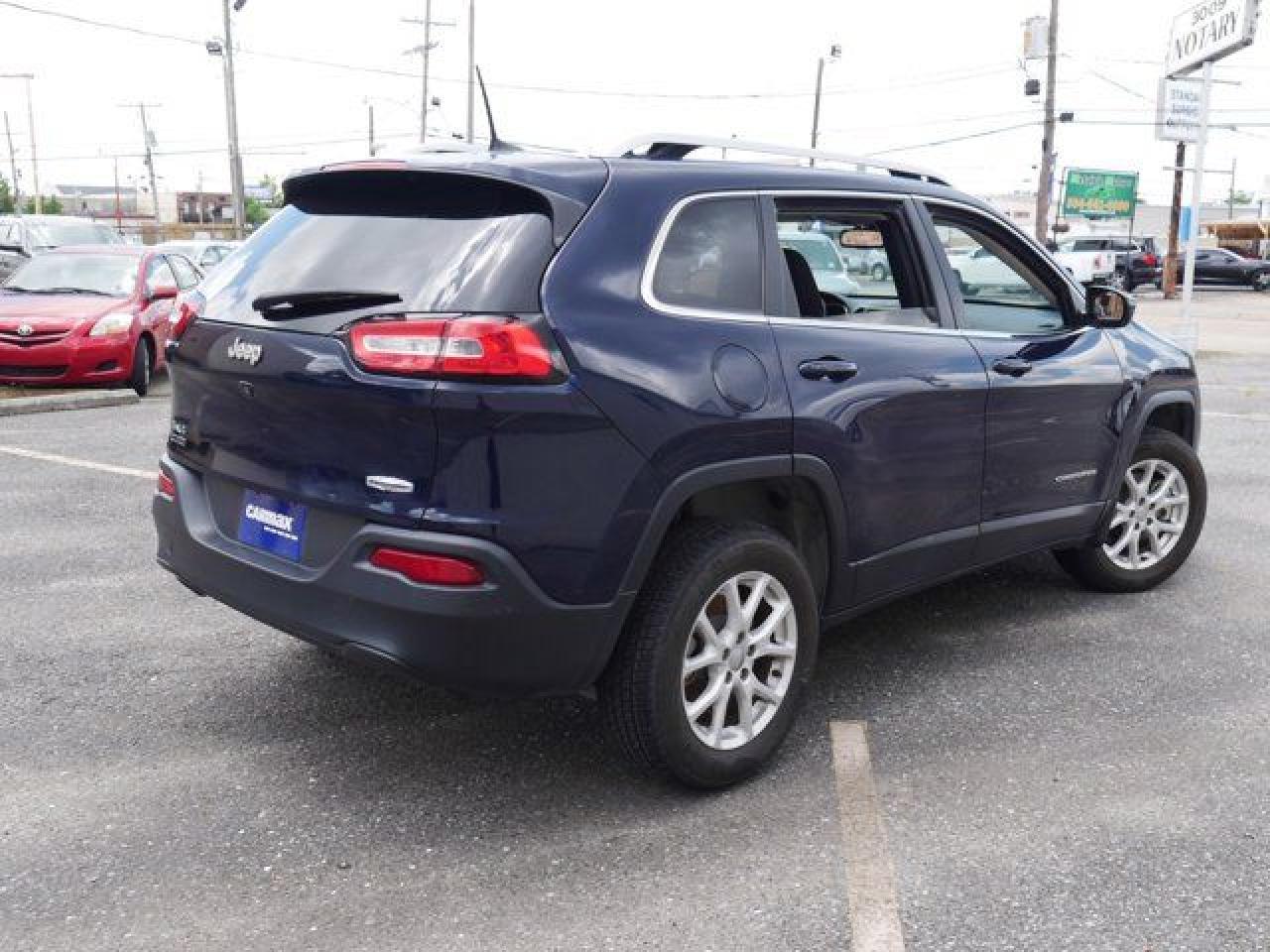 2016 Jeep Cherokee Latitude - Image 5