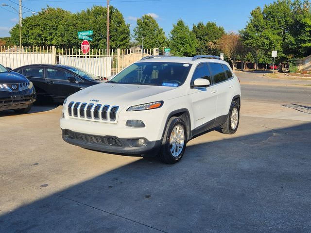2016 Jeep Cherokee Latitude - Image 6