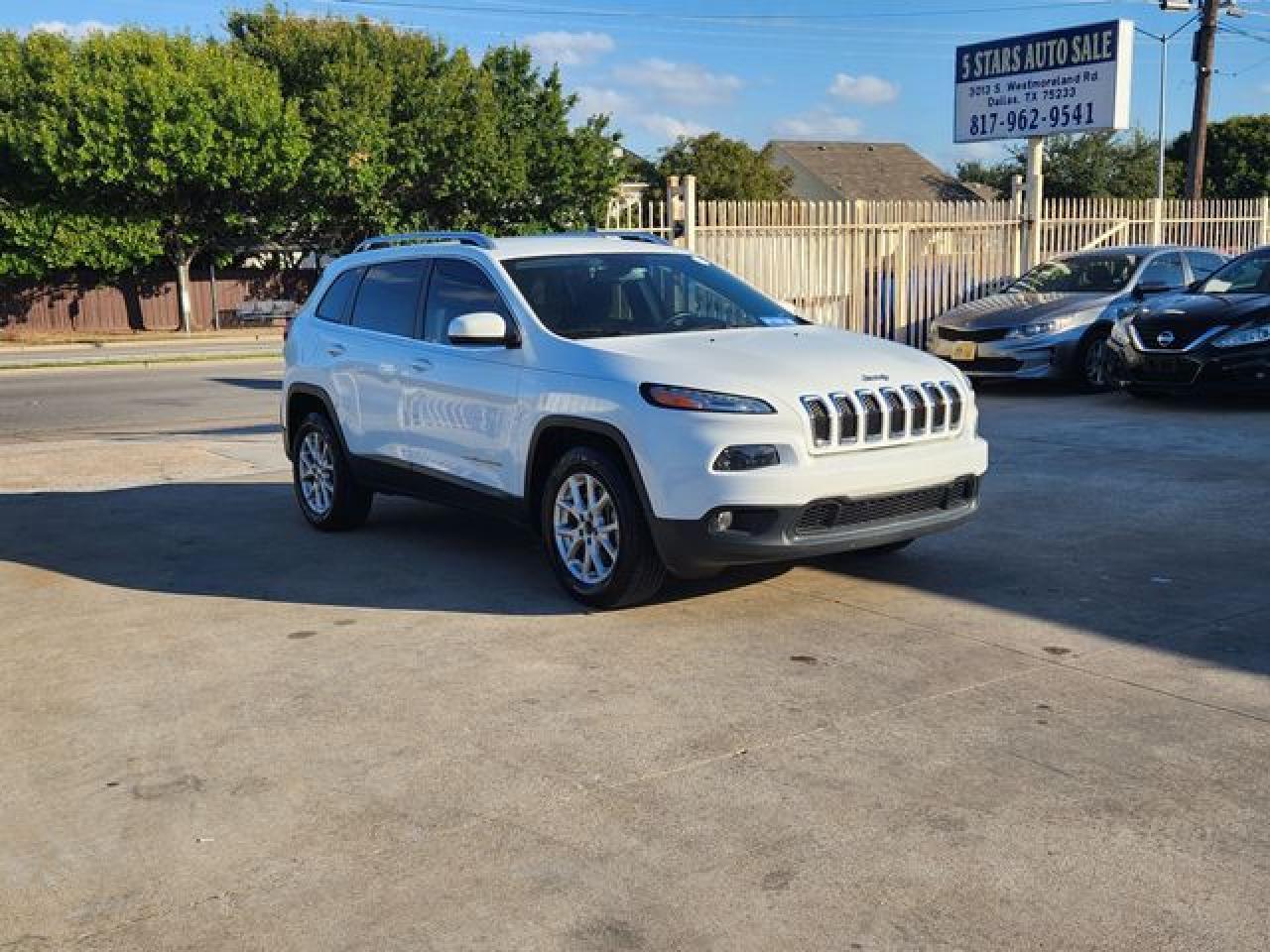 2016 Jeep Cherokee Latitude - Image 5