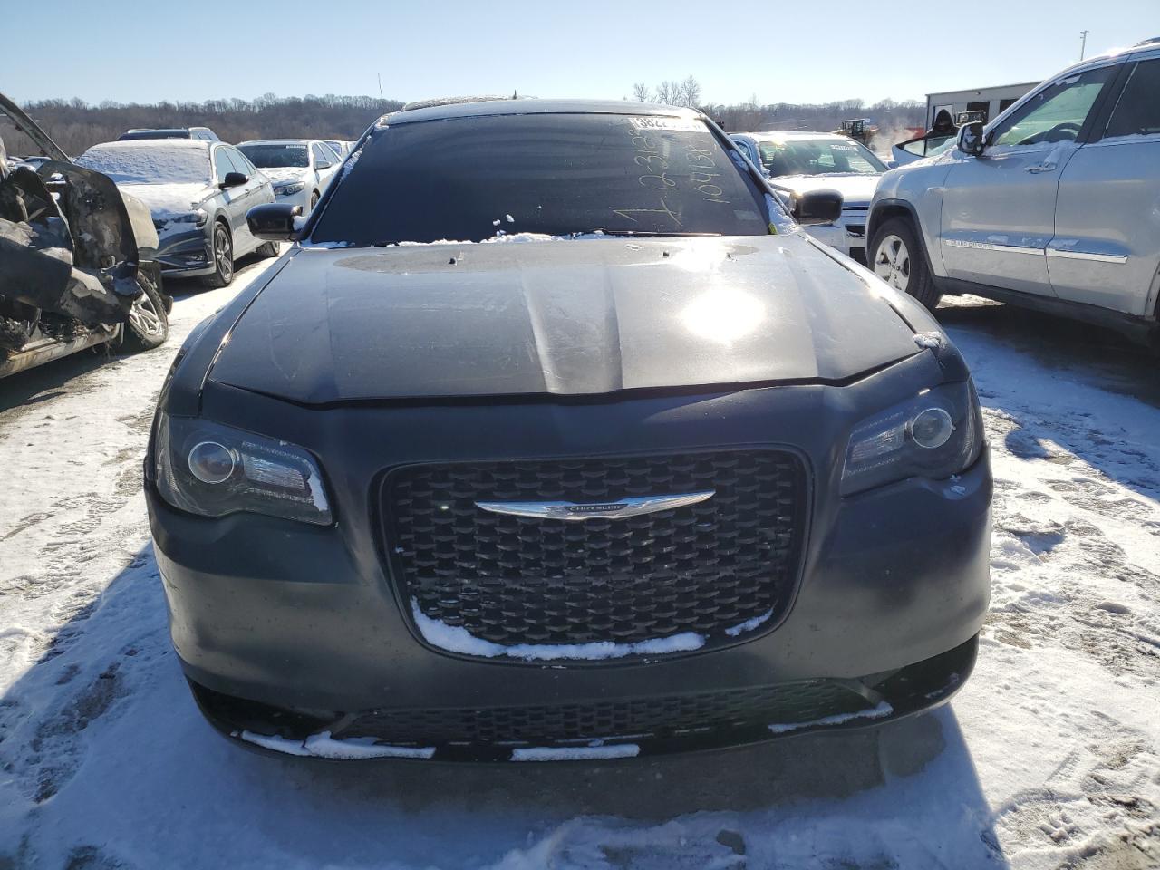 2019 Chrysler 300C - Image 5