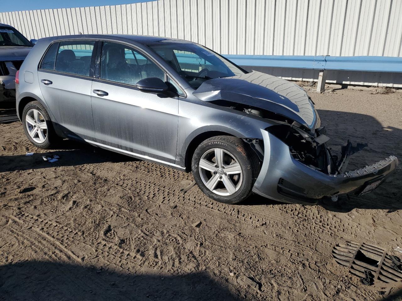 2017 Volkswagen Golf S - Фото 4