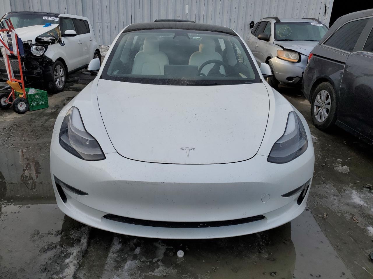 2022 Tesla Model 3 - Image 5