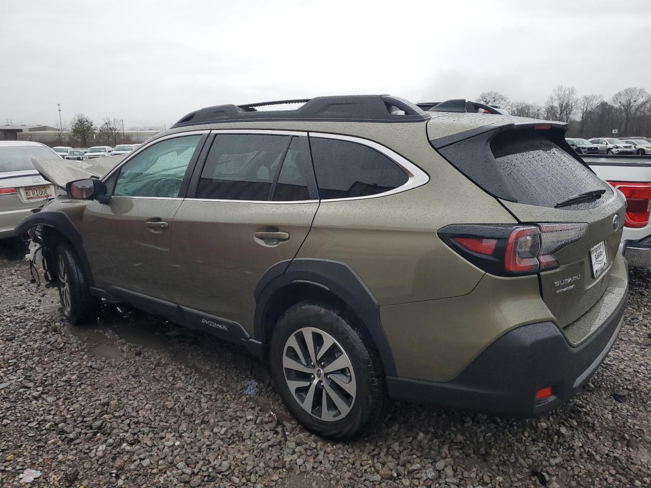 2023 Subaru Outback Premium - Image 2