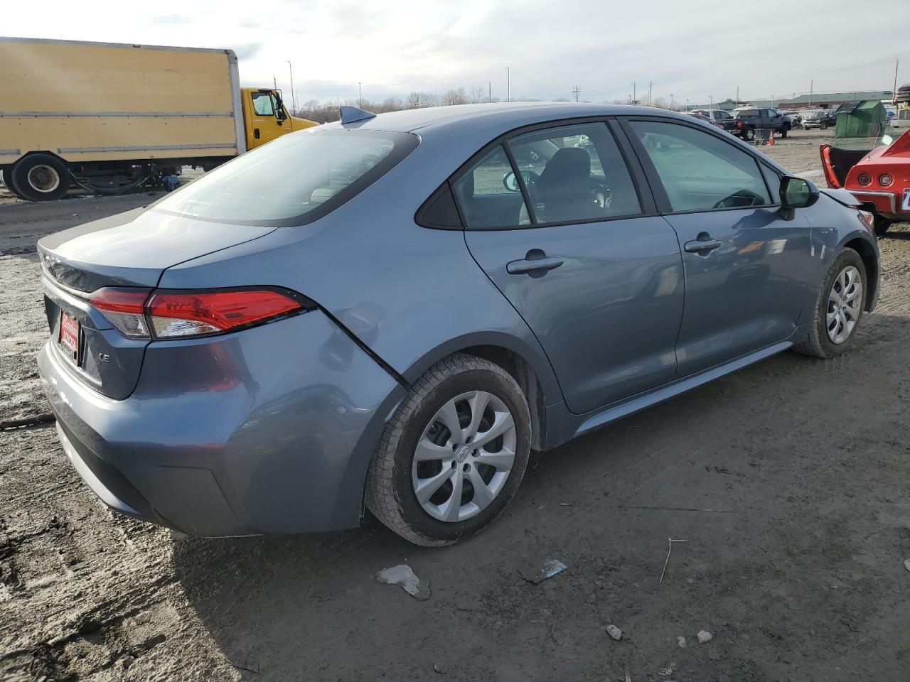 2022 Toyota Corolla Le - Image 3