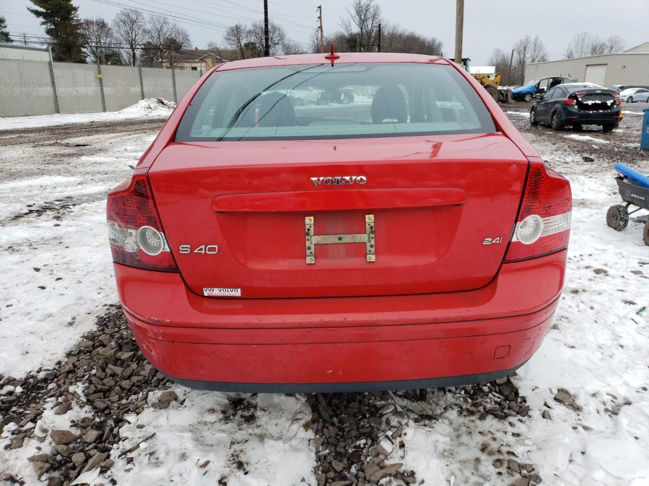 2005 Volvo S40 2.4I - Image 6