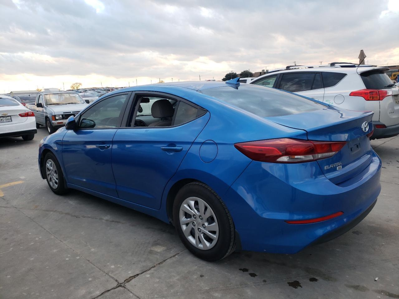 2017 Hyundai Elantra Se - Image 2