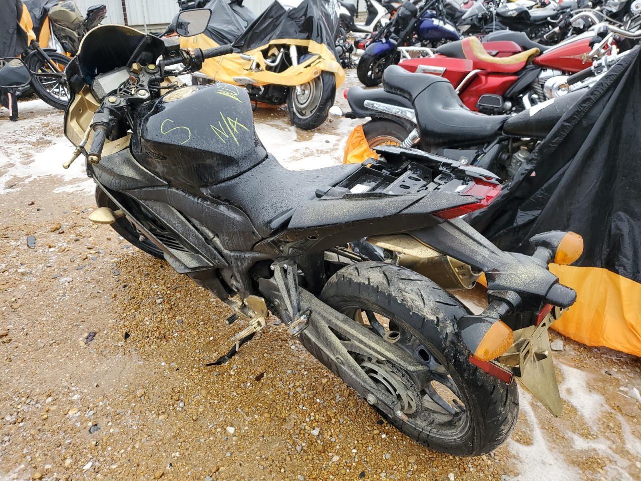 2023 Yamaha Yzfr3 A - Фото 3